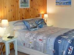 Woodenmanor Guest House Bed And Breakfast and accommodation image