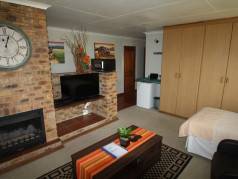 JoziStay - Kloofside Guesthouse image