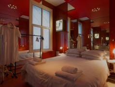 Daddy Long Legs Art Hotel & Self-Catering Apartments image